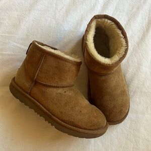 Girls pre -loved ugg boots